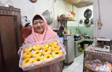 sri-suharti-49-warga-kebayoran-baru-jakarta-selatan sri-suharti-49-warga-kebayoran-baru-jakarta-selatan