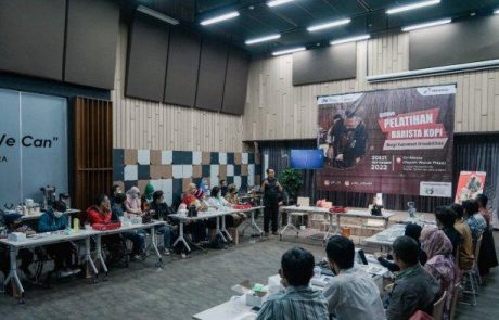 Pelatihan-barista-bagi-penyandang-disabilitas-oleh-PT-Pertamina-Training-and-Consulting-PTC Pelatihan-barista-bagi-penyandang-disabilitas-oleh-PT-Pertamina-Training-and-Consulting-PTC